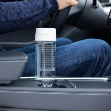 aqva-flow-filtering-water-bottle-04-liters-0686e132e255ac.jpg