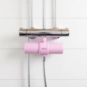 aqva-fresh-shower-filter-pink-06943e303e4a38.jpg