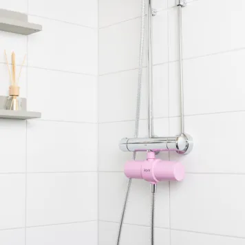 aqva-fresh-shower-filter-pink-06943e30465b81.jpg